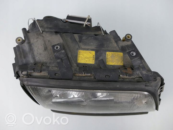 Audi A8 S8 D2 4D Lampa przednia 1305235231