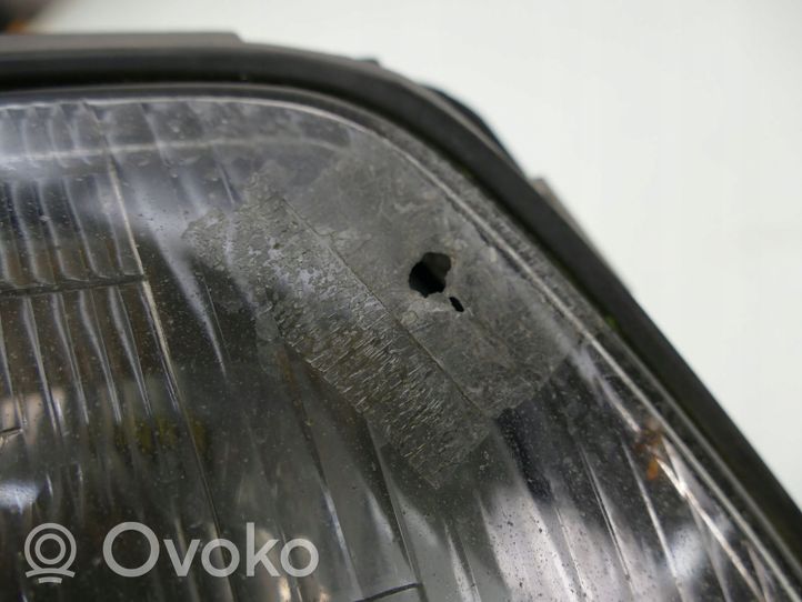 Audi A8 S8 D2 4D Lampa przednia 1305235231