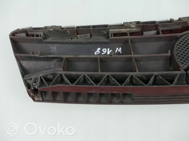 Mercedes-Benz A W168 Maskownica / Grill / Atrapa górna chłodnicy 1688800083