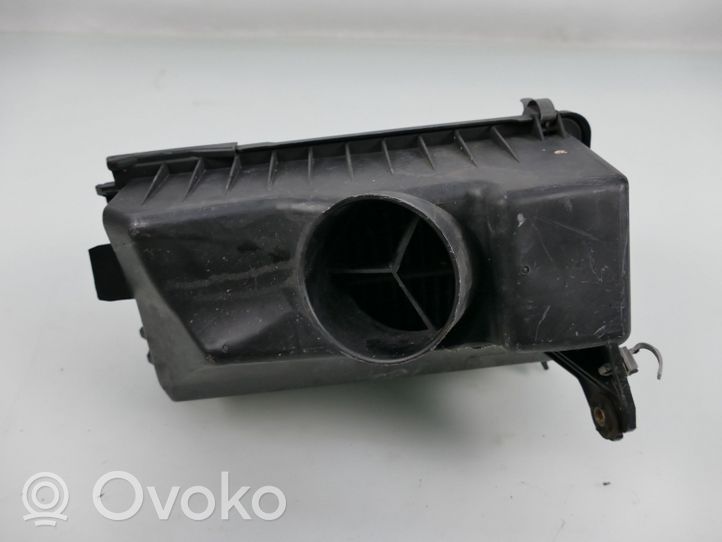Mazda MPV II LW Boîtier de filtre à air 