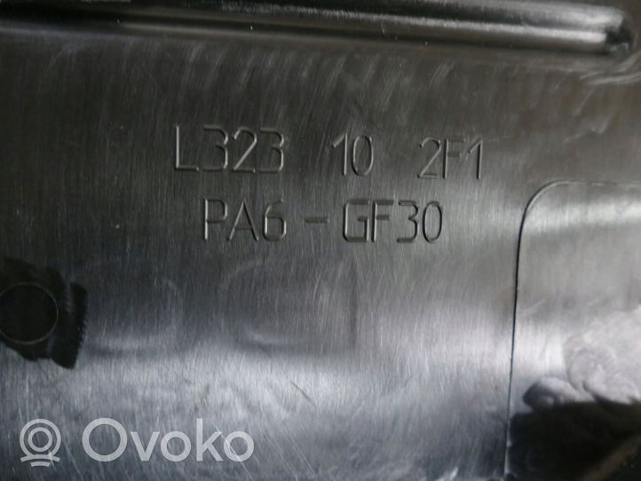 Mazda 626 Couvercle cache moteur L323102F1