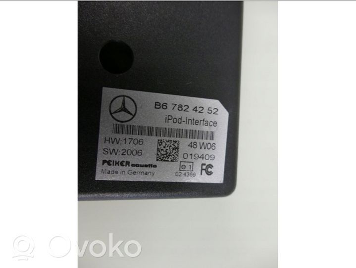 Mercedes-Benz SLK R171 Puhelimen käyttöyksikkö/-moduuli B67824252