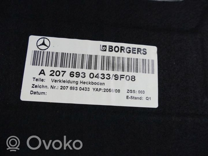 Mercedes-Benz E A207 Verkleidung Kofferraum sonstige A2076930433