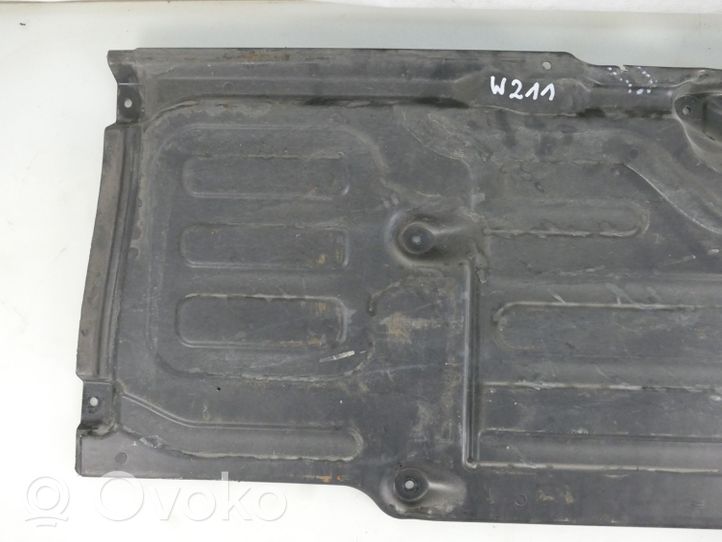 Mercedes-Benz E W211 Copertura/vassoio sottoscocca anteriore A2116192138