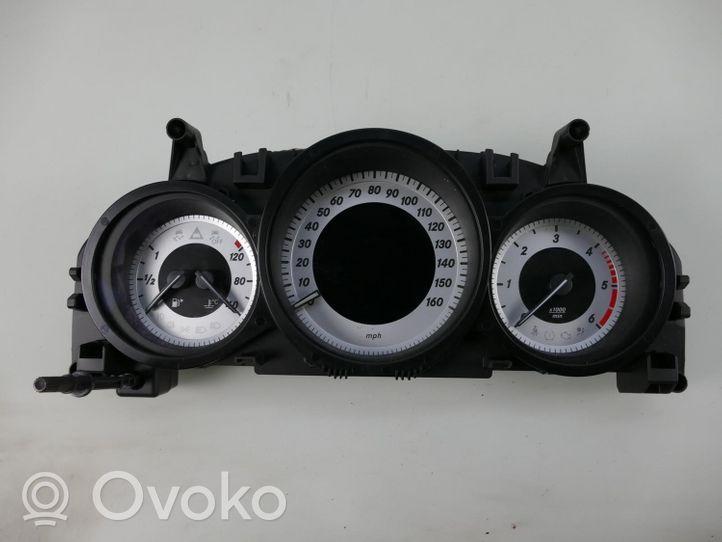 Mercedes-Benz C W204 Tachimetro (quadro strumenti) A2049005813