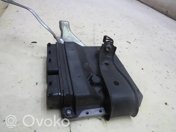 Toyota RAV 4 (XA40) Komputer / Sterownik ECU silnika 89661-42U20