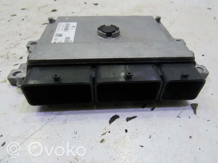 Renault Captur Komputer / Sterownik ECU silnika 237103353R