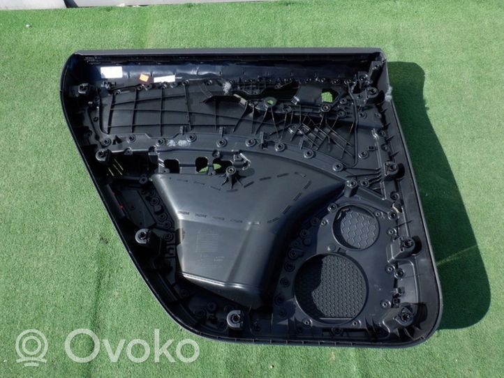 Audi Q8 Takaoven verhoilu 4M8868066