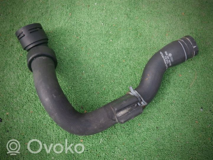 Volkswagen PASSAT B5 Tuyau de liquide de refroidissement moteur 8D0121101AD