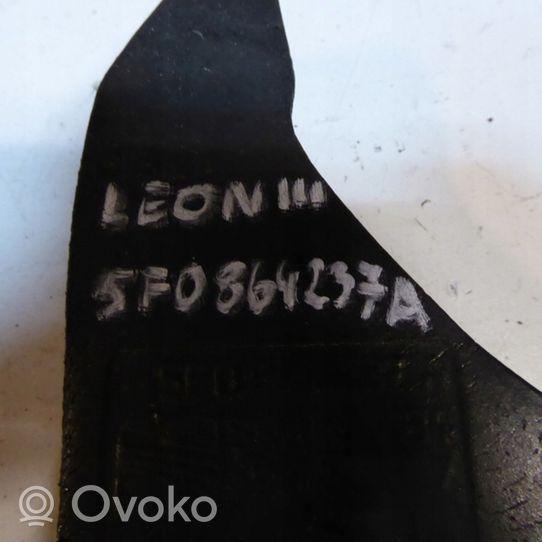 Seat Leon (5F) Wygłuszenie / Pianka błotnika przedniego 5F0864237A