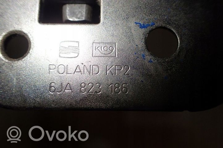 Seat Toledo IV (NH) Konepellin lukituksen vastakappale 6JA823186