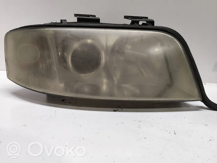 Audi A6 S6 C5 4B Lampa przednia 15591400R