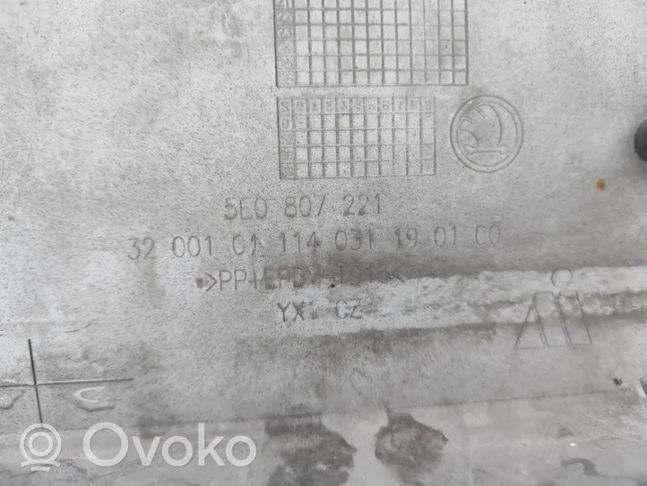 Skoda Octavia Mk3 (5E) Zderzak tylny 5E0807221