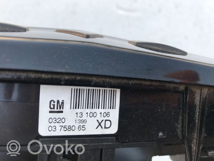 Opel Zafira B Verkleidung Radio / Navigation 13162554