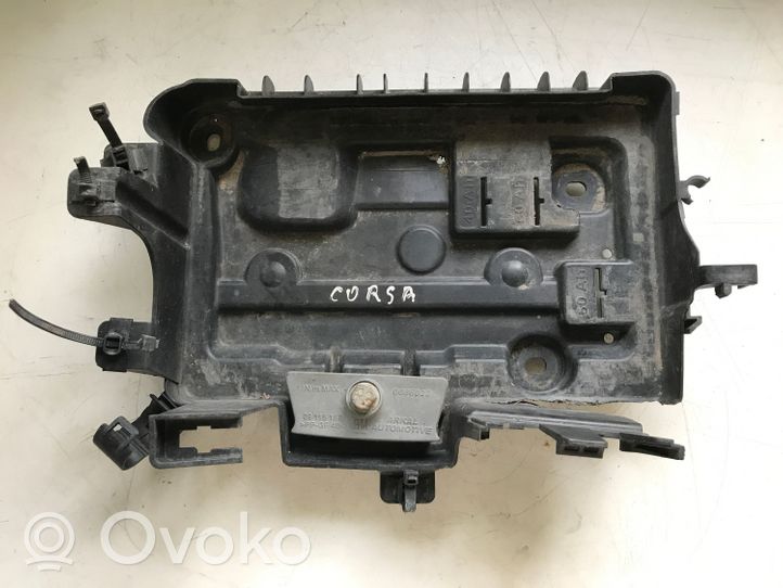 Opel Corsa D Battery box tray cover/lid 13235642