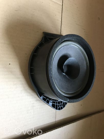 Opel Zafira C Rear door speaker 