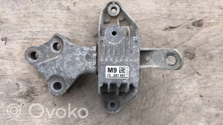 Opel Astra J Supporto della scatola del cambio 13287957