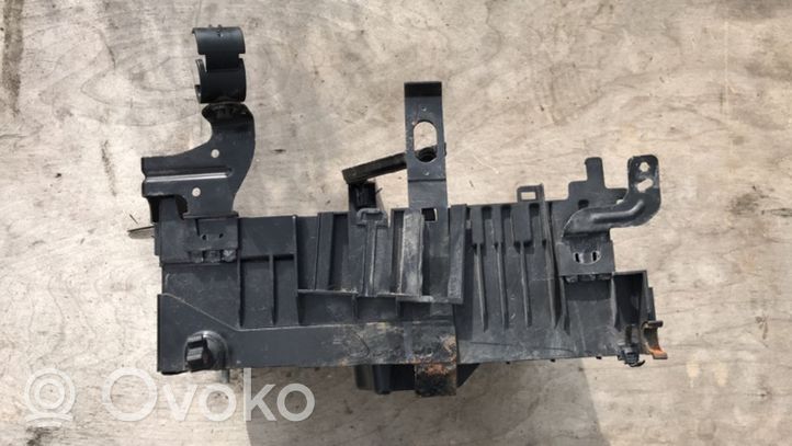 Opel Astra J Vassoio scatola della batteria 13346249