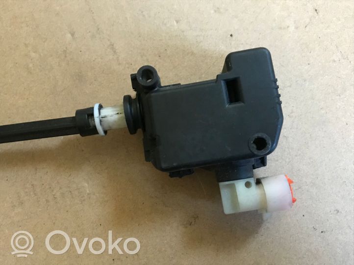 Opel Insignia A Verrouillage du bouchon du réservoir de carburant 13501151