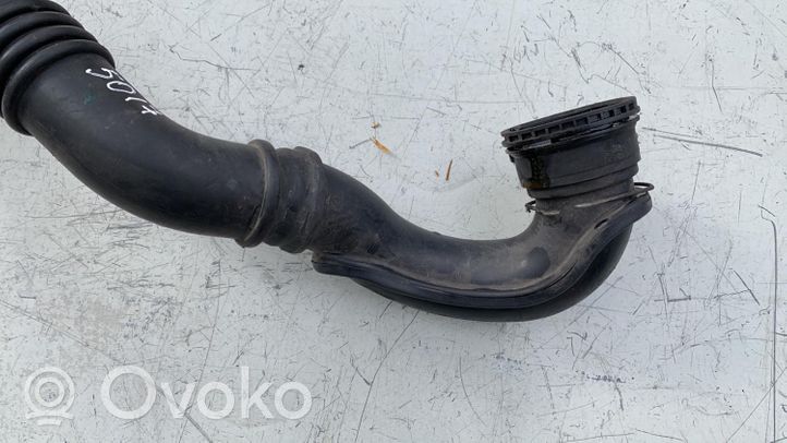 Opel Astra J Manguera/tubo del intercooler 13377051