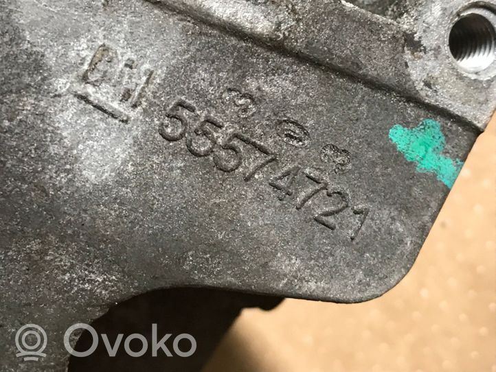 Opel Astra J Supporto della pompa del carburante 55574721