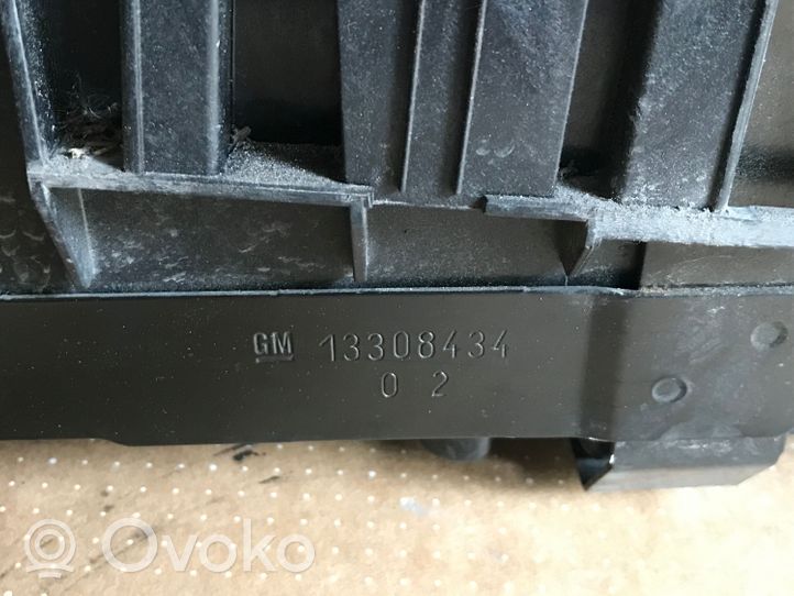 Opel Astra J Support boîte de batterie 13308434