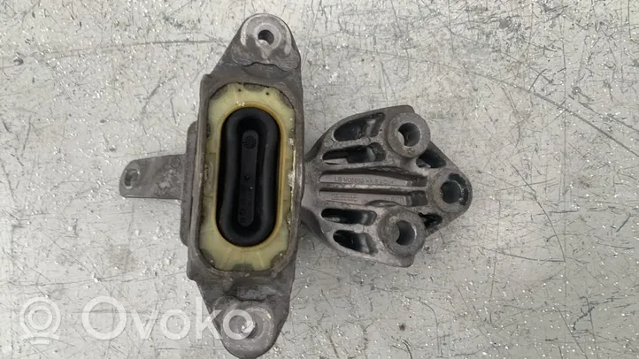 Opel Zafira C Engine mount bracket 13395925