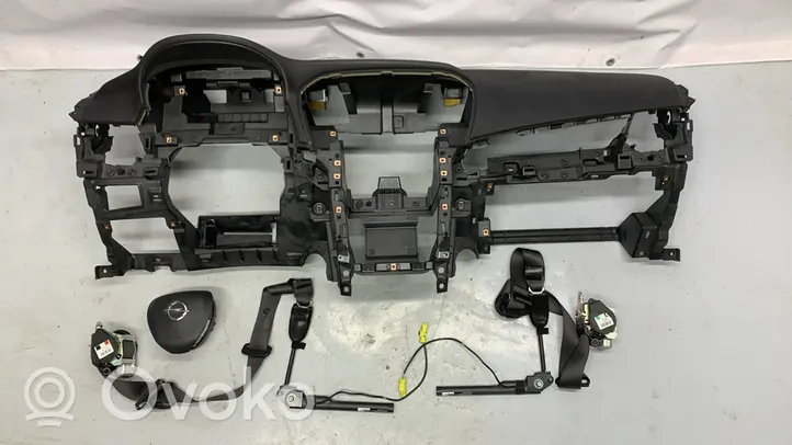 Opel Zafira C Dashboard 13487557