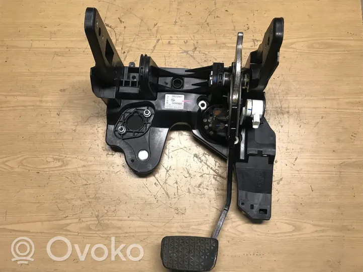 Opel Zafira C Pedal assembly 39032861