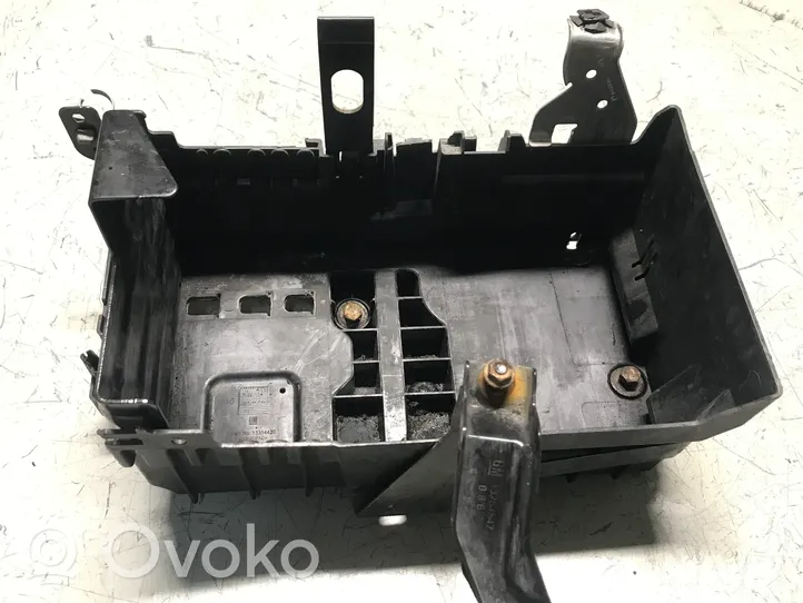 Opel Zafira C Battery tray 13354420