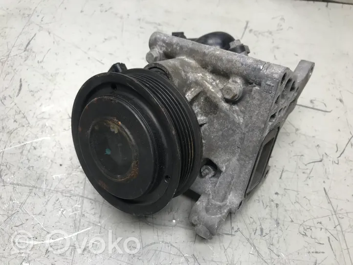 Opel Zafira C Pompe de circulation d'eau 55484533