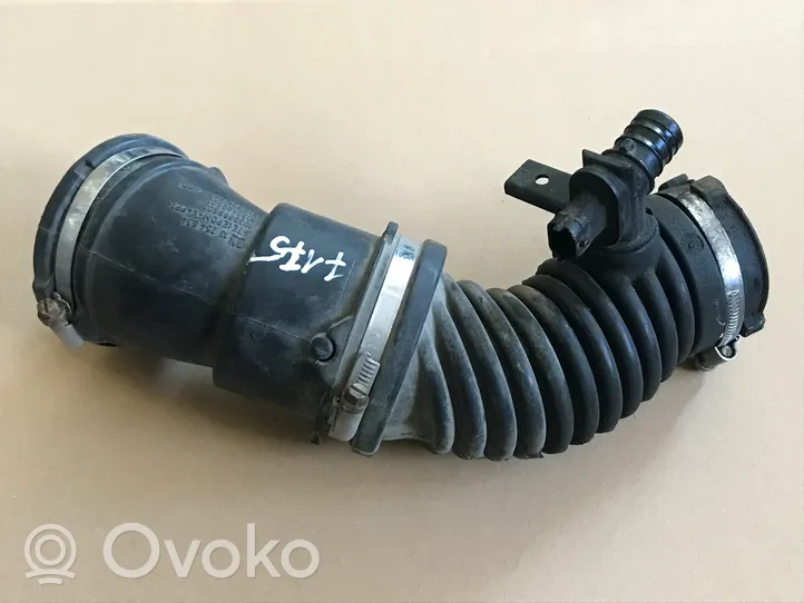 Opel Zafira C Część rury dolotu powietrza 13259221