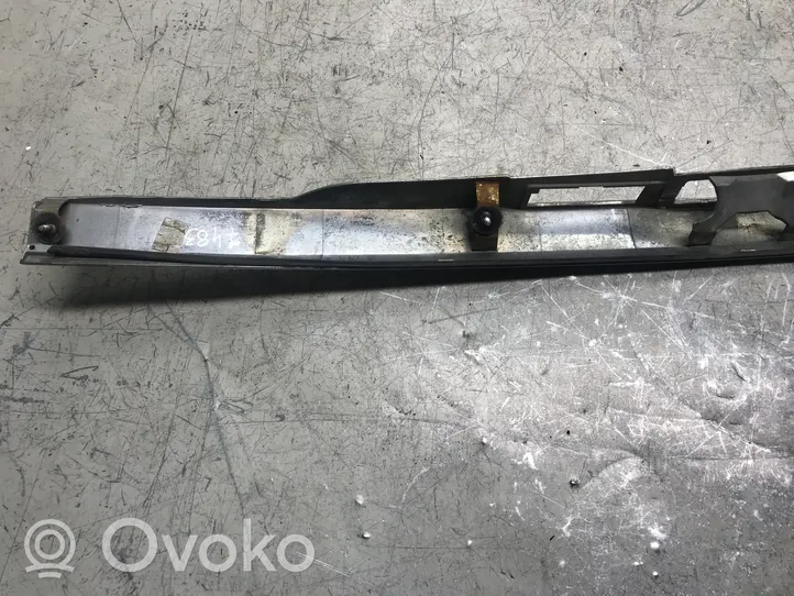 Opel Zafira B Takaluukun rekisterikilven valon palkki 13137862