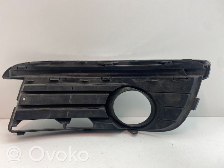 Volkswagen Golf V Rivestimento sotto il faro/fanale 1K0853666H