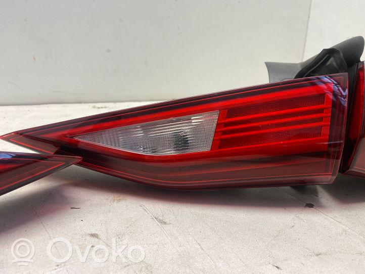 Audi A3 8Y Lampy tylne / Komplet 8Y0945070