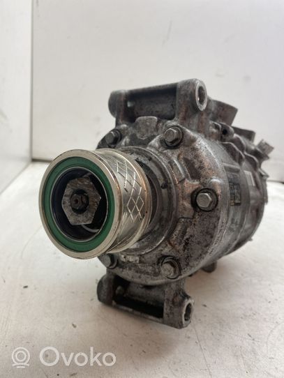 Audi A4 S4 B9 Ilmastointilaitteen kompressorin pumppu (A/C) 4M0816803