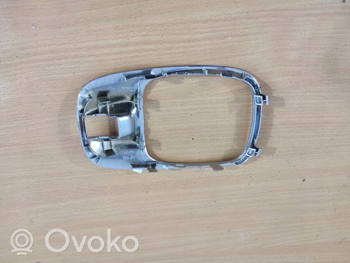 Opel Meriva B Ramka drążka zmiany biegów 13258322