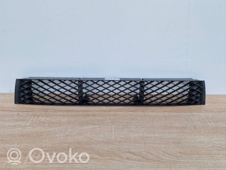 Mazda 323 Grille inférieure de pare-chocs avant BJ3D