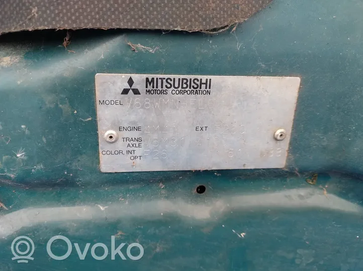 Mitsubishi Pajero Konepelti MB632049