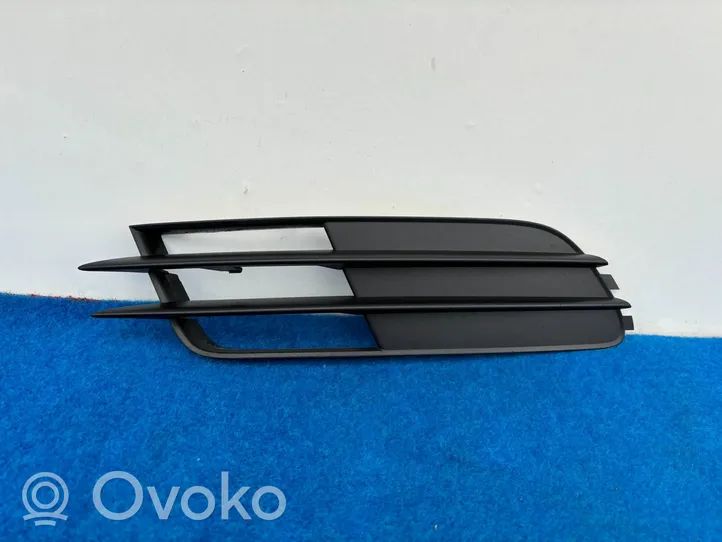 Audi A6 C7 Priešrūkinio žibinto apdaila/ grotelės 4G0807681F