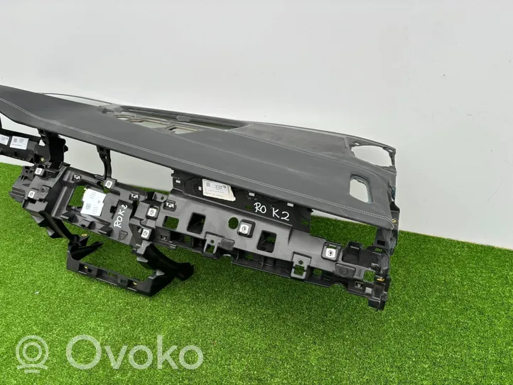 Audi Q8 Panelė 4M8857033