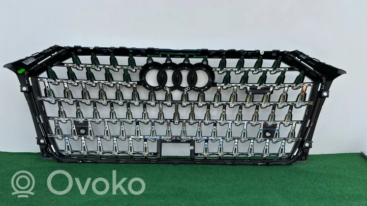 Audi A8 S8 D5 Maskownica / Grill / Atrapa górna chłodnicy 4N0853651AA