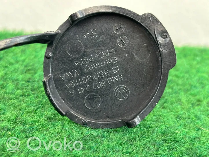 Volkswagen Golf Plus Priekinis tempimo kilpos dangtelis 5M0807241A