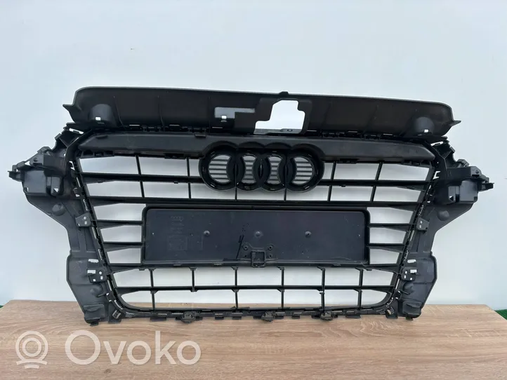 Audi A3 S3 8V Maskownica / Grill / Atrapa górna chłodnicy 8V3853037