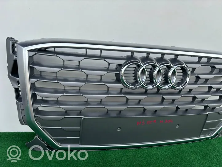 Audi Q2 - Maskownica / Grill / Atrapa górna chłodnicy 81A853651