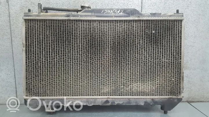 Toyota Avensis T220 Aušinimo skysčio radiatorius 422171630105N