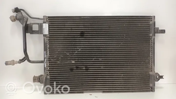 Volkswagen PASSAT B5 Radiateur condenseur de climatisation 8D0260403C