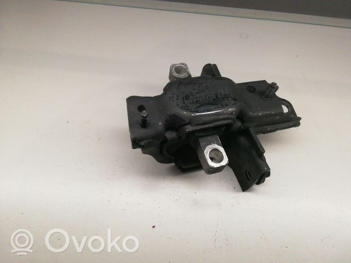 Volkswagen Polo IV 9N3 Supporto di montaggio del motore 6Q0199555AT