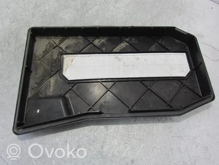 Porsche Cayenne (92A) Coperchio/tappo della scatola vassoio della batteria 7L0864643B