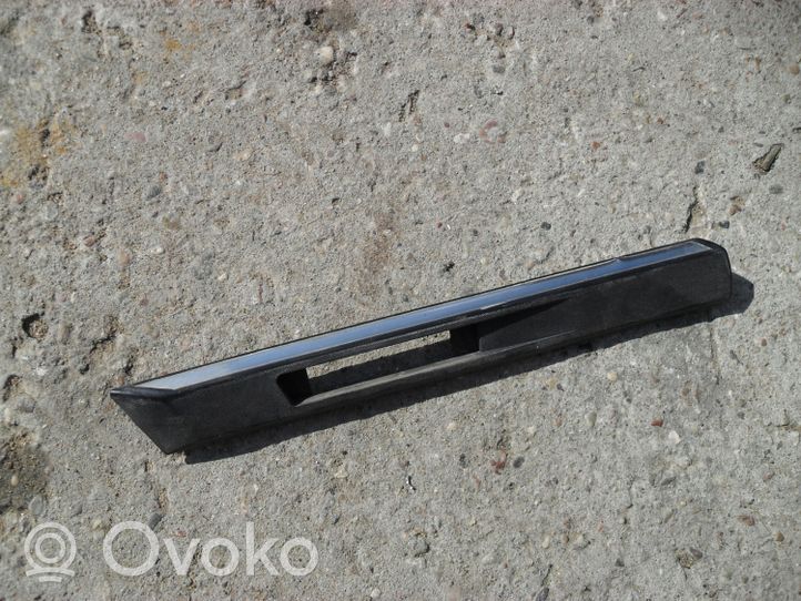 BMW 7 E38 Rivestimento parafango (modanatura) 